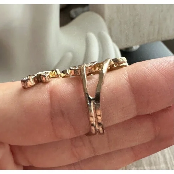 Brand New! Gold Rhinestone Wrap Around Ring - Picture 9 of 10